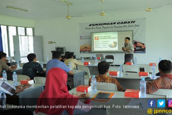 Mudik 2019: PO Sumber Kencono Gelar Pelatihan Keamanan Berkendara Bersama Shell Indonesia - JPNN.COM
