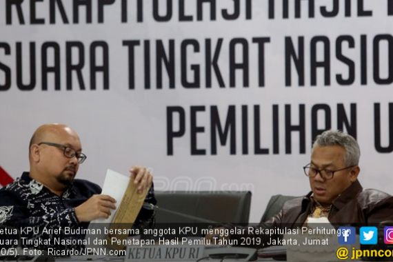 Rekapitulasi Suara Manual Jokowi - Ma'ruf 64,32%, Bandingkan dengan Situng KPU - JPNN.COM