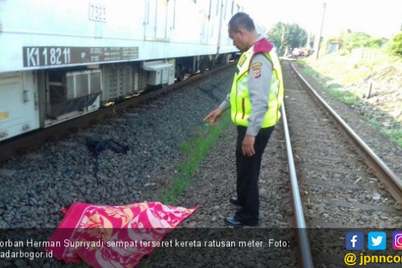 Terobos Pintu Rel, Pengendara Motor di Bogor Tewas Mengenaskan - JPNN.COM