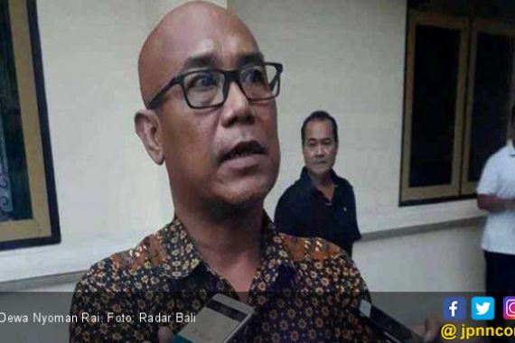 Anggota DPRD Pukul Ketua Fraksi PDIP - JPNN.COM