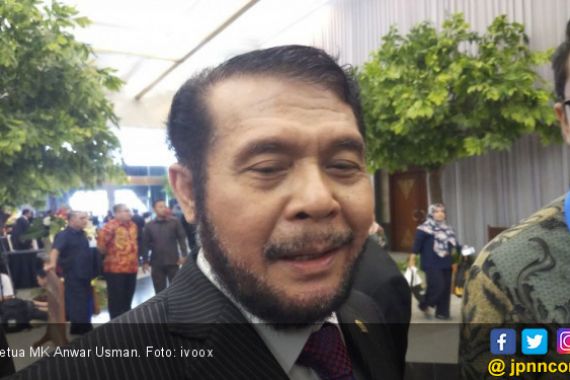 Ketua MK Sudah Biasa Begadang - JPNN.COM