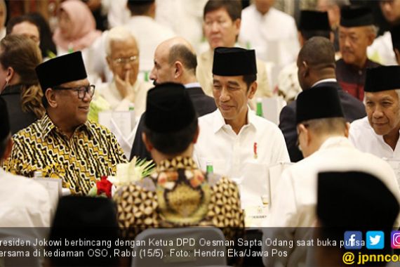 Jokowi Ajak Masyarakat Termasuk Prabowo Menghormati Konstitusi - JPNN.COM