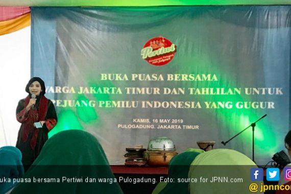 Beri Makanan Sehat ke KPPS, Relawan Pertiwi: Mereka Pahlawan Demokrasi - JPNN.COM