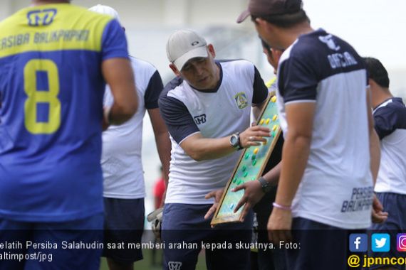 Persiba Balikpapan vs Sulut FC: Tes Fisik dan Kekompakan Antarpemain - JPNN.COM
