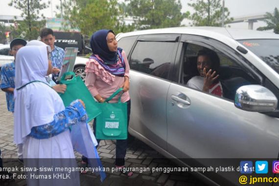 KLHK Kampanyekan Ramadan Bersih Sampah di Rest Area Cibubur - JPNN.COM