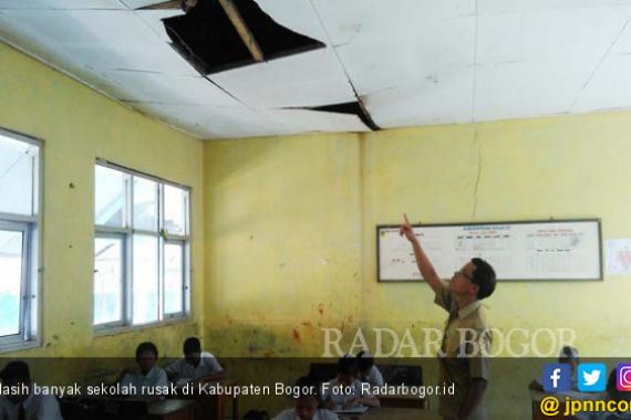 6.000 Sekolah di Bogor Rusak, Ancam Siswa dan Guru - JPNN.COM
