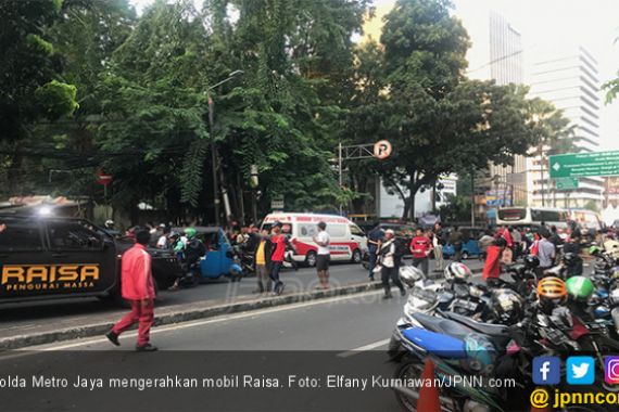 Massa Terus Berkumpul di Depan Bawaslu, Polda Metro Keluarkan Mobil Raisa - JPNN.COM