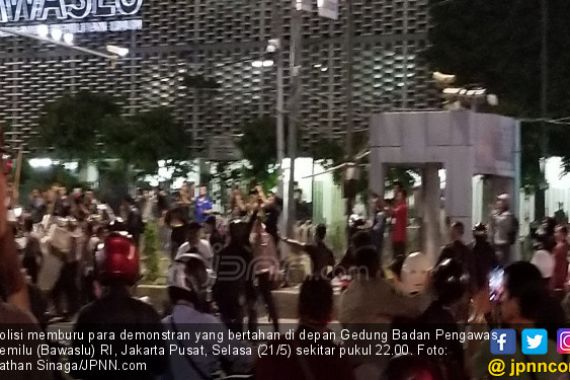 Para Mahasiswa di 25 Kota Kutuk Aksi Kerusuhan 22 Mei, Singgung Nama Titiek Soeharto - JPNN.COM