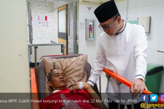 Zulkifli Hasan Kunjungi Para Korban Kerusuhan Aksi 22 Mei - JPNN.COM