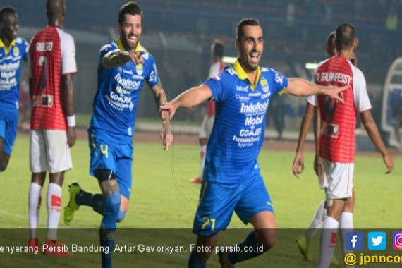 Kesampingkan Ambisi Pribadi, Artur Gevorkyan Hanya Ingin Persib Menang - JPNN.COM