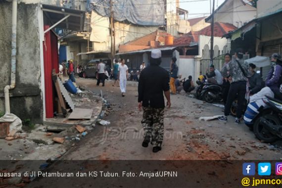 Buntut Demo di Bawaslu, Polisi Masih Blokade Beberapa Jalan di Petamburan - JPNN.COM