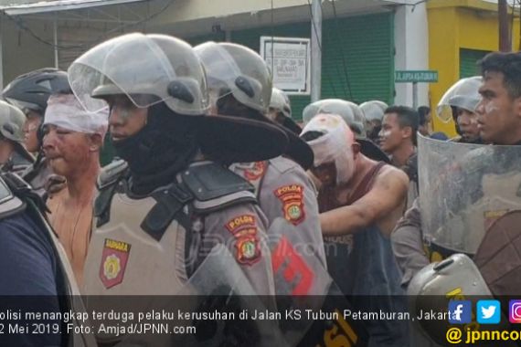 Rusuh di Jakarta Telan Korban, Polri Pastikan Tak Pakai Peluru Tajam - JPNN.COM
