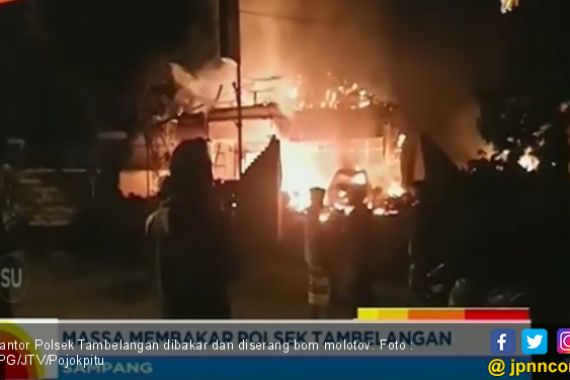 Ternyata Warga Juga Lemparkan Bom Molotov ke Kantor Polsek Sebelum Dibakar - JPNN.COM