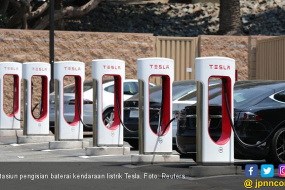 Tesla Batasi Pengisian Kendaraan Listrik di Stasiun Supercharger - JPNN.COM