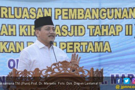 Pesan Eks Kasal Saat Peletakan Batu Pertama Pembangunan Pendopo Masjid Nurul Bahri - JPNN.COM