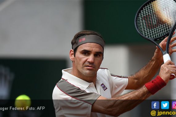 Roger Federer jadi Petenis Tertua yang Lolos 16 Besar Roland Garros dalam 47 Tahun Terakhir - JPNN.COM