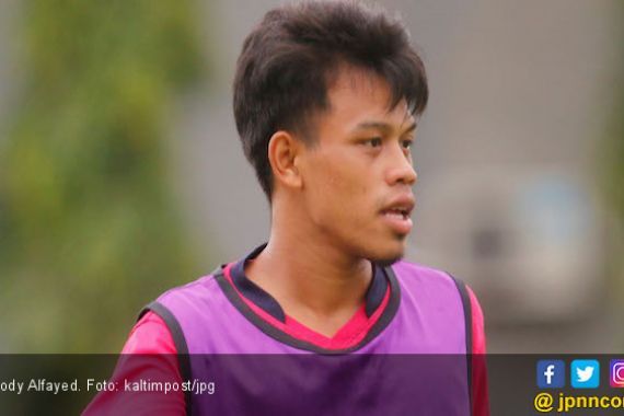 Gelandang Borneo FC Berbagi Rezeki di Jombang - JPNN.COM