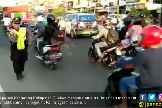 Viral! Pak Kapolsek Joget di Jalan - JPNN.COM
