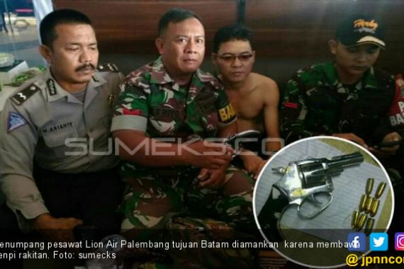 Penumpang Lion Air Ditangkap Lantaran Bawa Senpi Rakitan Plus 8 Peluru - JPNN.COM