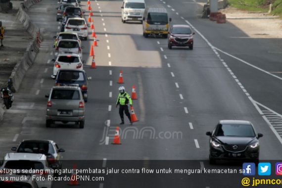 Arus Mudik, Contraflow Tol Jakarta-Cikampek Diperpanjang - JPNN.COM