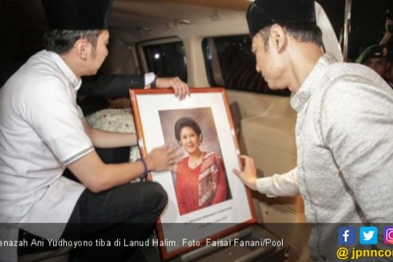 Kain Penutup Jenazah Ibu Ani Yudhoyono, Oh Ternyata - JPNN.COM