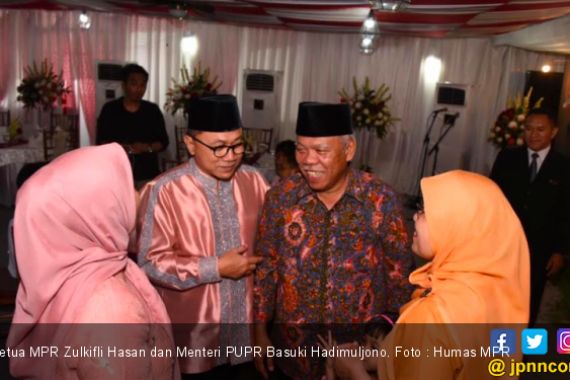 Ketua MPR Maknai Hari Raya sebagai Momentum Satukan Hati Anak Bangsa - JPNN.COM