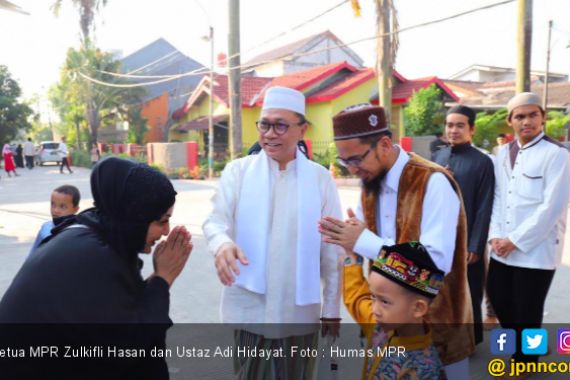 Ketua MPR Salat Id Bersama Ustaz Adi Hidayat di Bekasi - JPNN.COM