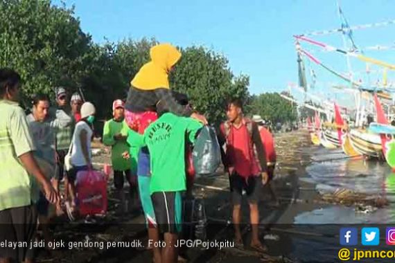 Dalam Sehari, Nelayan Bisa Gendong 100 Orang Pemudik - JPNN.COM