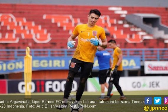 Cerita Kiper Borneo FC Lebaran Bareng Timnas U-23 Indonesia - JPNN.COM