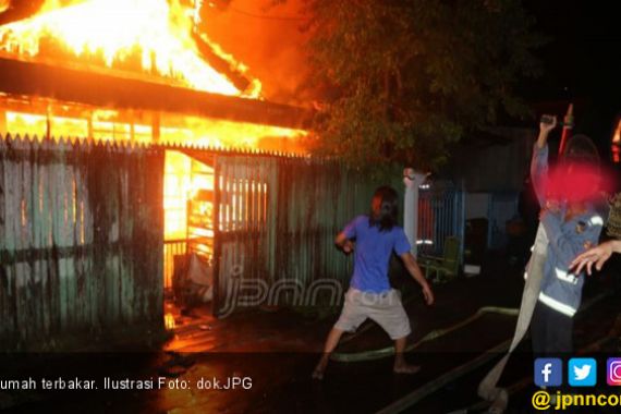 Warga Sampuabalo Membakar 87 Rumah Penduduk Desa Gunung Jaya - JPNN.COM