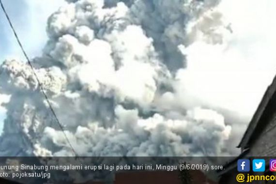 Gunung Sinabung Erupsi Lagi, Tinggi Kolom Abu hingga 7.000 Meter - JPNN.COM