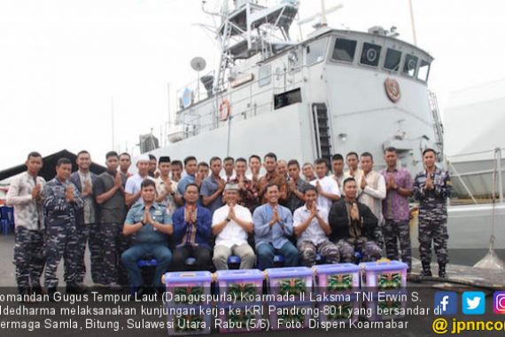 Komandan Gugus Tempur Laut Berkunjung ke KRI Pandrong-801, Begini Pesannya - JPNN.COM