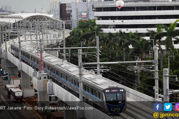 Jumlah Penumpang MRT Jakarta Melonjak Selama Libur Lebaran - JPNN.COM