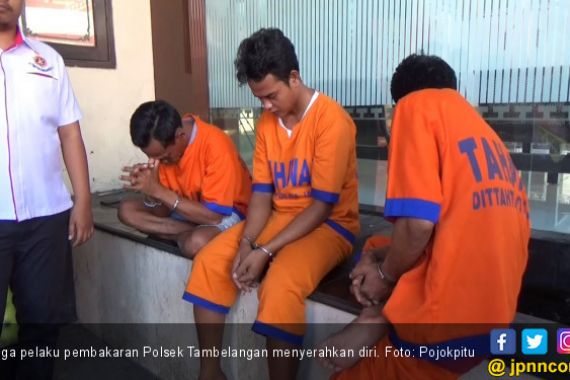 Tiga DPO Pembakaran Polsek Tambelangan Menyerahkan Diri - JPNN.COM