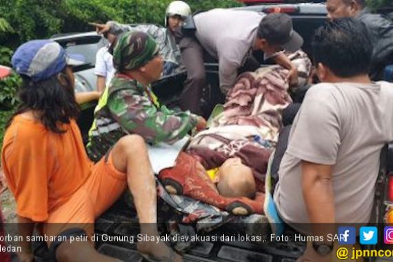 Bapak dan Anak Tersambar Petir Saat Mendaki Gunung Sibayak - JPNN.COM