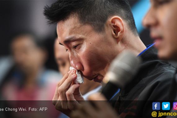 Dengan Air Mata Menetes di Pipi, Lee Chong Wei Umumkan Gantung Raket - JPNN.COM