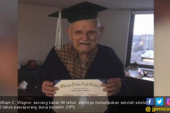 76 Tahun Menunggu, Kakek Ini Akhirnya Lulus SMA di Usia 94 - JPNN.COM