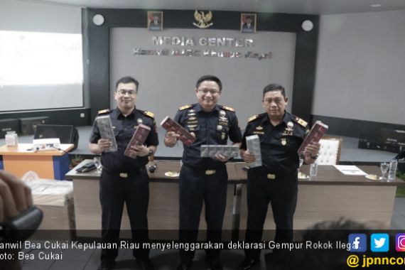 Kanwil Bea Cukai Kepri Deklarasikan Gempur Rokok Ilegal - JPNN.COM