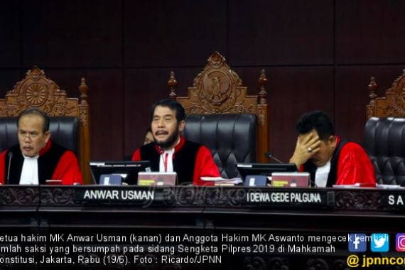 Saksi Anggota TNI Polri dari Kubu Prabowo Tak Hadir di Sidang Sengketa Pilpres, Ada Apa ? - JPNN.COM