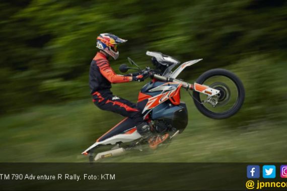 KTM 790 Adventure R Rally Siap Merayap ke Perbukitan - JPNN.COM