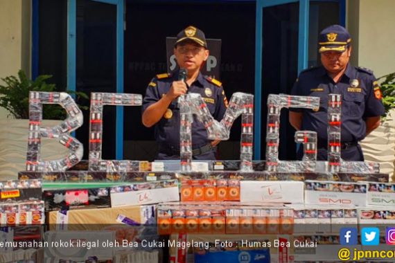 Bea Cukai Musnahkan Ratusan Ribu Batang Rokok Ilegal - JPNN.COM