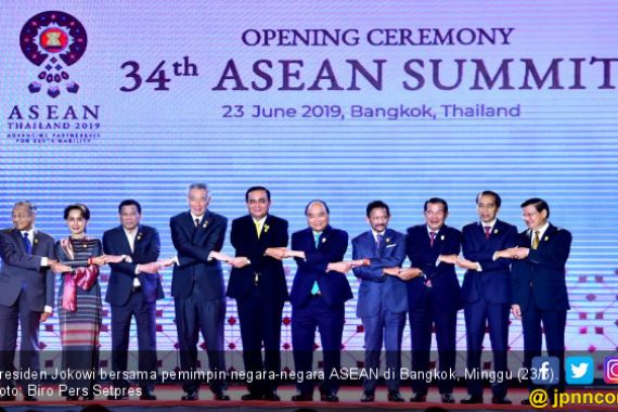 Jokowi Hadiri Pembukaan KTT ke-34 ASEAN di Bangkok - JPNN.COM