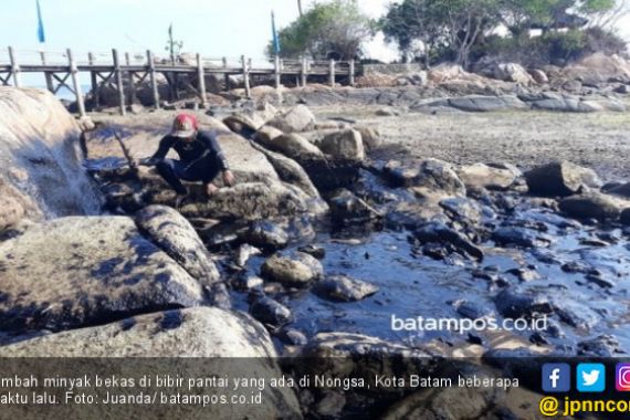 Pantai Nongsa Batam Kembali Tercemar Sludge Oil - JPNN.COM