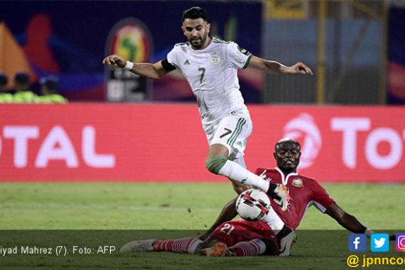 Lihat Gol Riyad Mahrez yang Mengantar Aljazair Meraih Kemenangan Pertama di Piala Afrika 2019 - JPNN.COM
