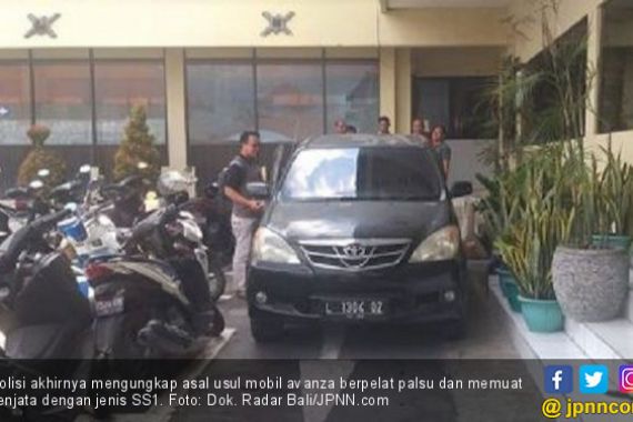 Polisi Ungkap Asal Usul Mobil Avanza Bermuatan Senapan Serbu - JPNN.COM