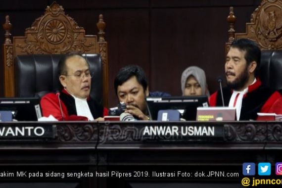 MK: Ajakan Berbaju Putih ke TPS bukan Pelanggaran TSM - JPNN.COM