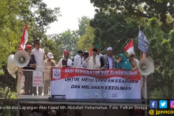 Peserta Aksi Kawal MK Keracunan, Abdullah Hehamahua Salahkan Kaki Lima - JPNN.COM