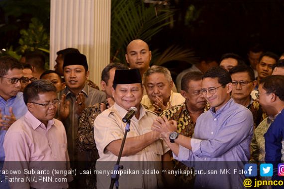 Simak Pidato Prabowo Sikapi Putusan MK, Tak Ada Menyebut Nama Jokowi - JPNN.COM