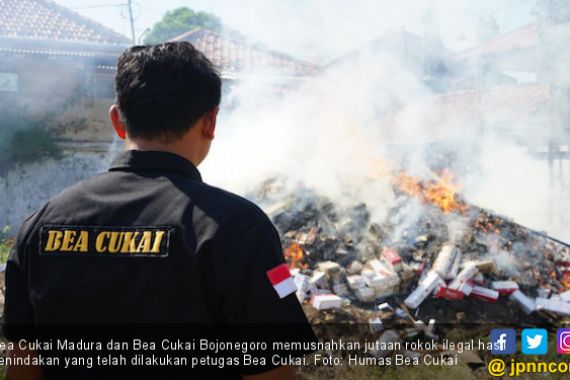 Bea Cukai Madura dan Bojonegoro Menggempur Peredaran Rokok Ilegal - JPNN.COM