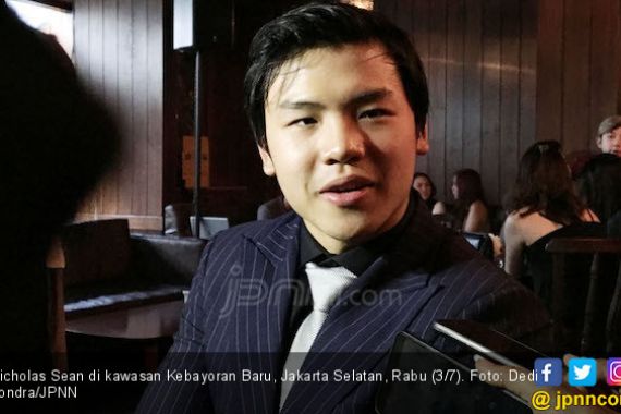 Nicholas Sean Tiru Gaya Berbusana Ahok   - JPNN.COM